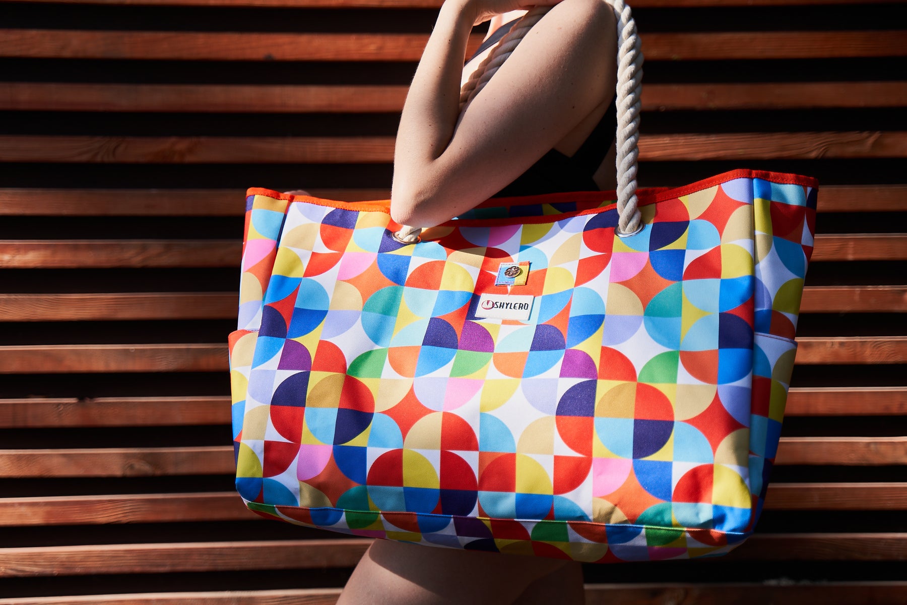 Beach Bag and Pool Bag | Water Repellent | Top Magnet | Family Size XXL | L22" x H15" x W6" | Clownfish