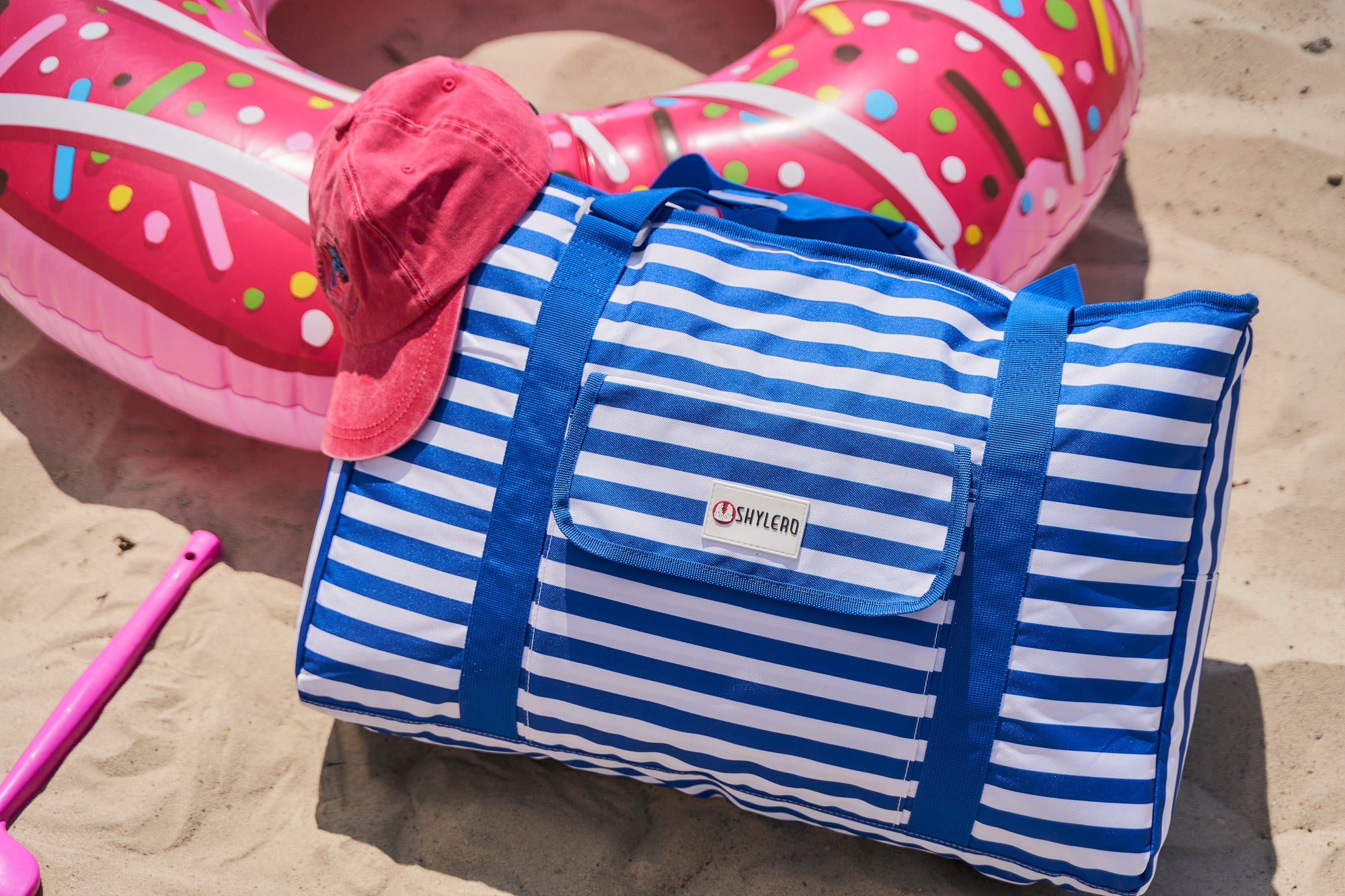 5 BEST ANTI-THEFT WATERPROOF BEACH TOTE BAGS AND BEACH BACKPACKS. OUR SUMMER 2020 SHOPPING GUIDE FOR WOMEN AND MEN